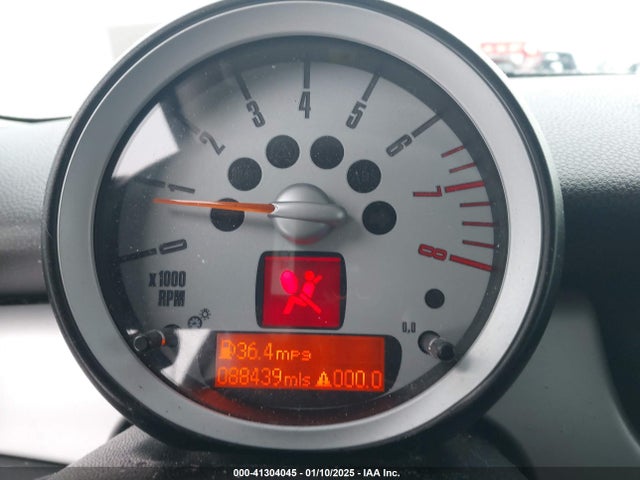2010 MINI COOPER WMWMF3C53ATZ26043 Photo 6