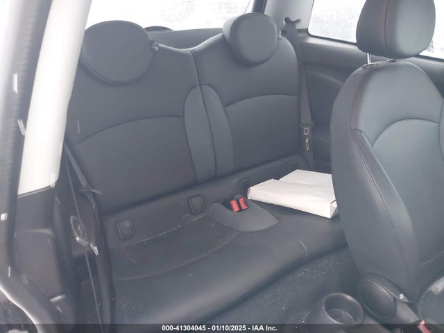 2010 MINI COOPER WMWMF3C53ATZ26043 Photo 7