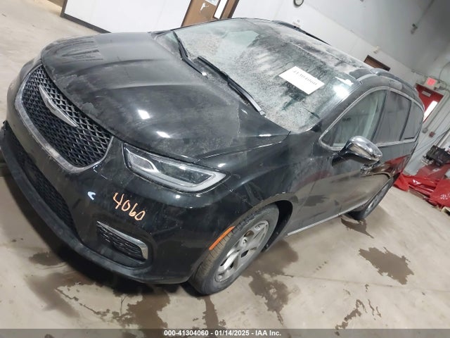 Chrysler Pacifica Limited 2023 2C4RC1GG5PR559471 Image 2