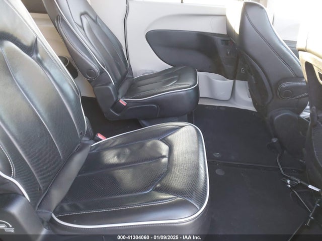 Chrysler Pacifica Limited 2023 2C4RC1GG5PR559471 Image 8