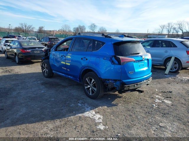JTMRFREV8JJ243548 Toyota Rav4 Adventure/xle