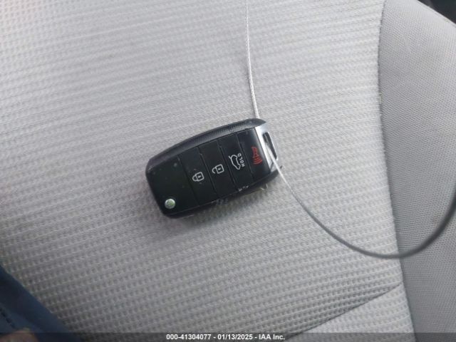 5XYKT4A61FG577018 KIA SORENTO LX