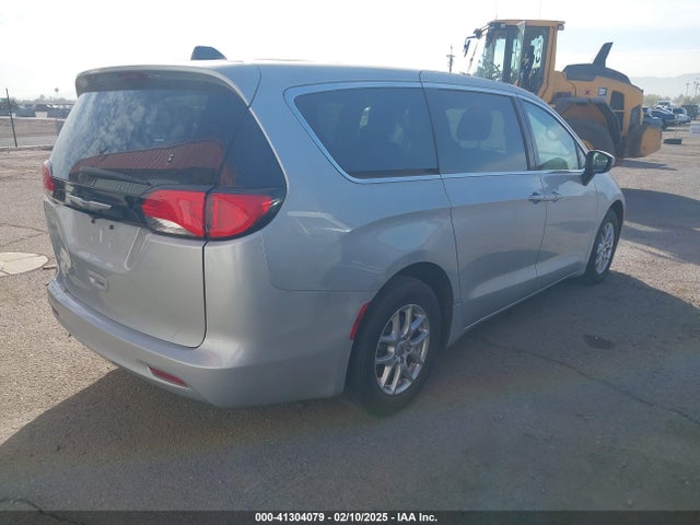2C4RC1CG8NR215782 Chrysler Voyager Lx
