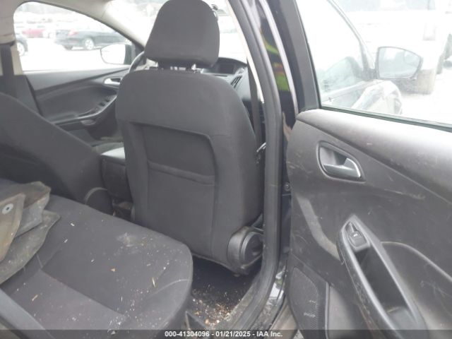 1FADP3F2XHL269548 Ford FOCUS SE
