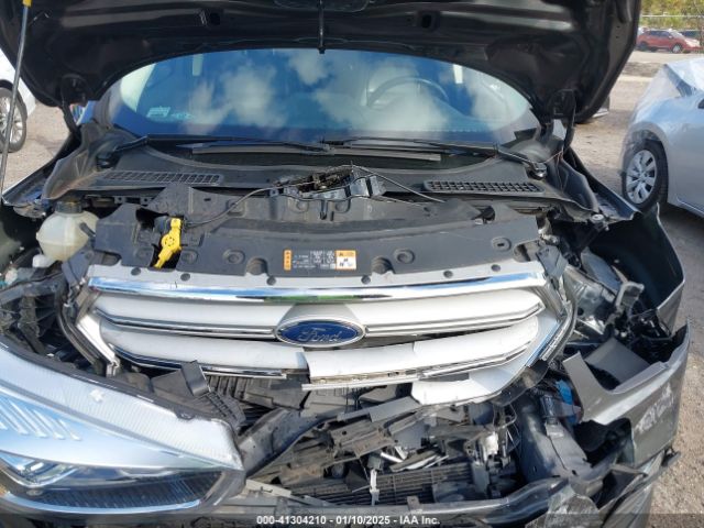1FMCU0HD9JUC44888 Ford ESCAPE SEL