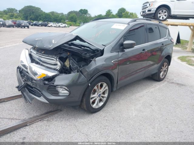 1FMCU0HD9JUC44888 Ford ESCAPE SEL