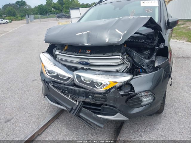 1FMCU0HD9JUC44888 Ford ESCAPE SEL