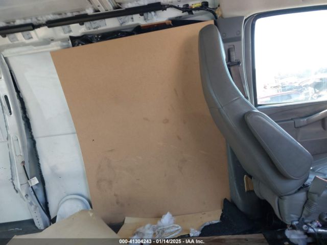 1GCWGBFPXJ1262089 Chevrolet Express 2500 Work Van