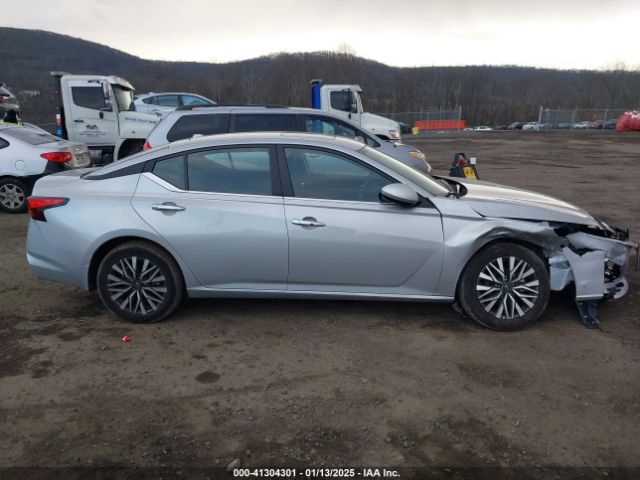 1N4BL4DWXRN302763 Nissan Altima Sv Intelligent Awd