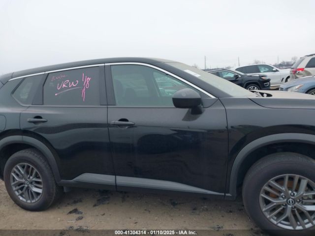 5N1BT3AB3PC904656 Nissan Rogue S Intelligent Awd