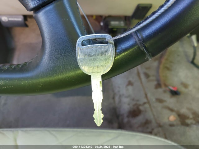 2001 Gmc Yukon Slt მანქანა იყიდება აუქციონზე, vin: 1GKEC13T11J214004, აუქციონის ნომერი: 41304340