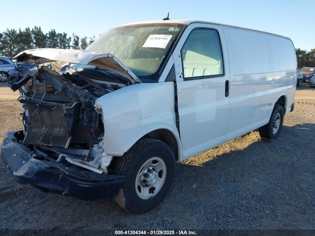 Chevrolet Express 2500 Work Van 2015 1GCWGFCF6F1159696 Image 2