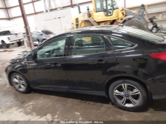 1FADP3FE8JL233292 Ford FOCUS SE