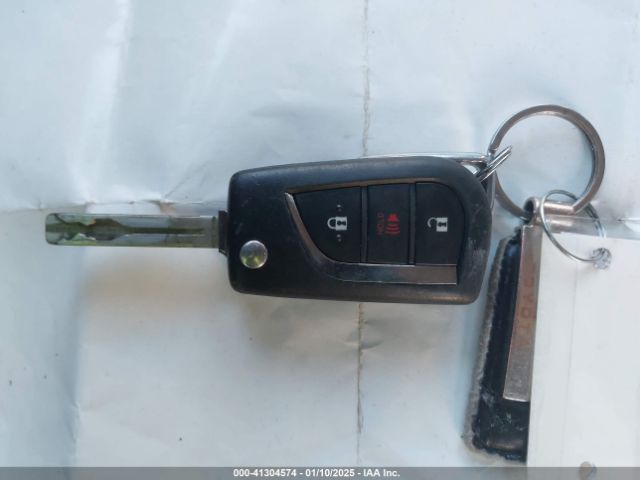 2T3G1RFV2LC080244 Toyota RAV4 LE