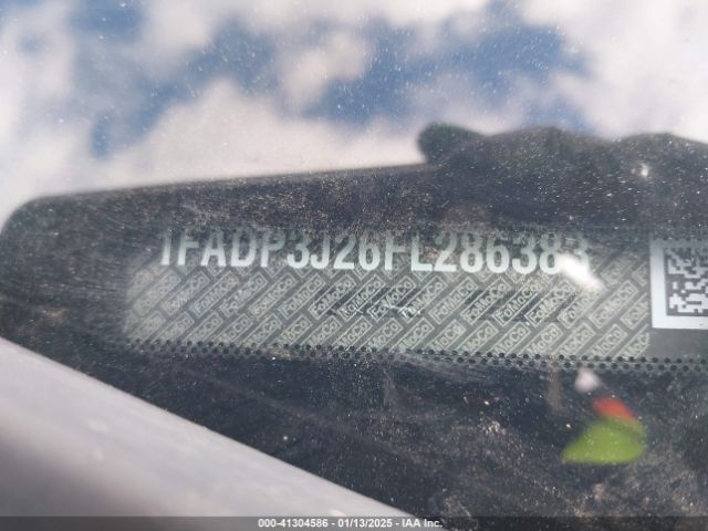 1FADP3J26FL286383 Ford Focus Titanium