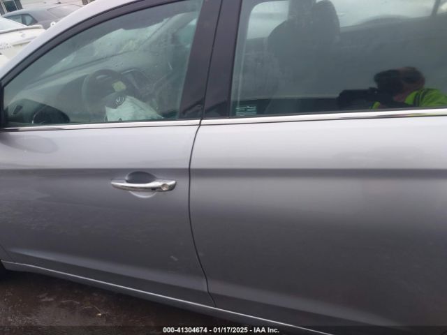 5NPD84LF0HH069898 Hyundai Elantra Limited