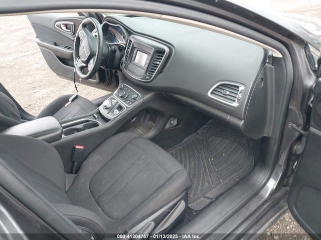Chrysler 200 Limited 2015 1C3CCCABXFN641419 Image 5