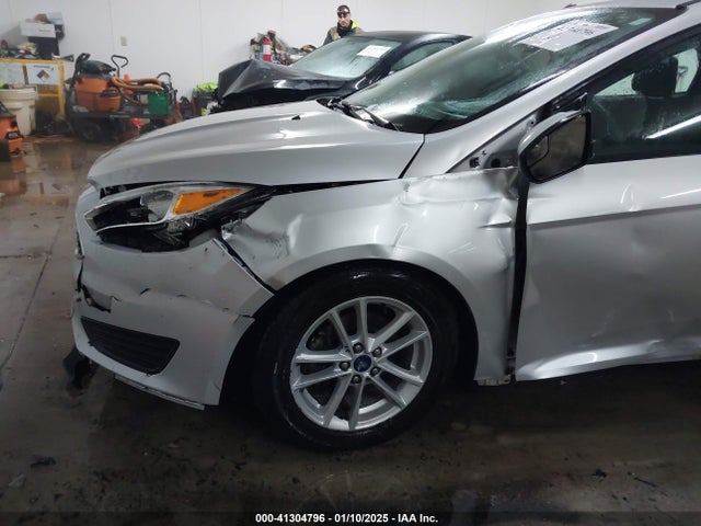 Ford FOCUS SE 2018 1FADP3F23JL309989 Image 18
