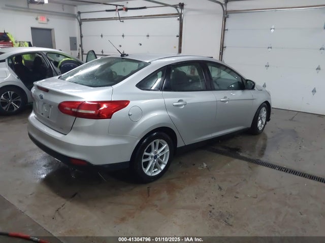 Ford FOCUS SE 2018 1FADP3F23JL309989 Image 4