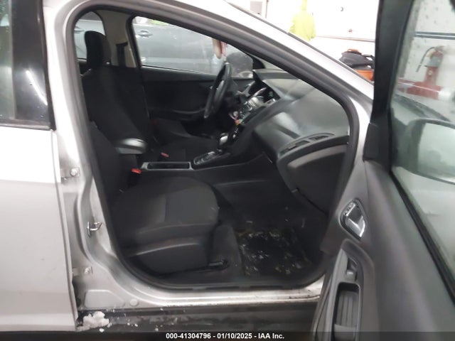 Ford FOCUS SE 2018 1FADP3F23JL309989 Image 5