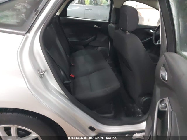 Ford FOCUS SE 2018 1FADP3F23JL309989 Image 8