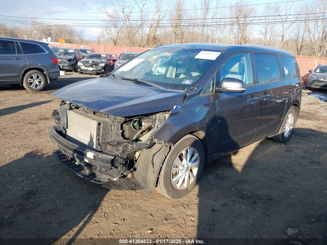 KIA SEDONA LX 2017 KNDMB5C15H6330917 Image 2