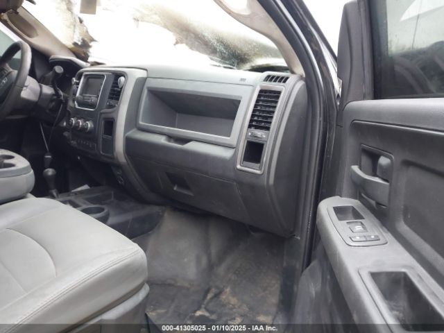 3C6UR5CL1JG189546 RAM 2500 Tradesman  4x4 6'4 Box