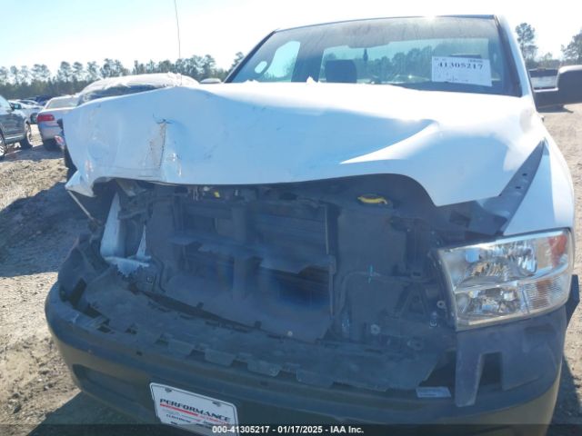3C6JR7DT4KG532395 RAM 1500 Classic Tradesman  4x4 8' Box