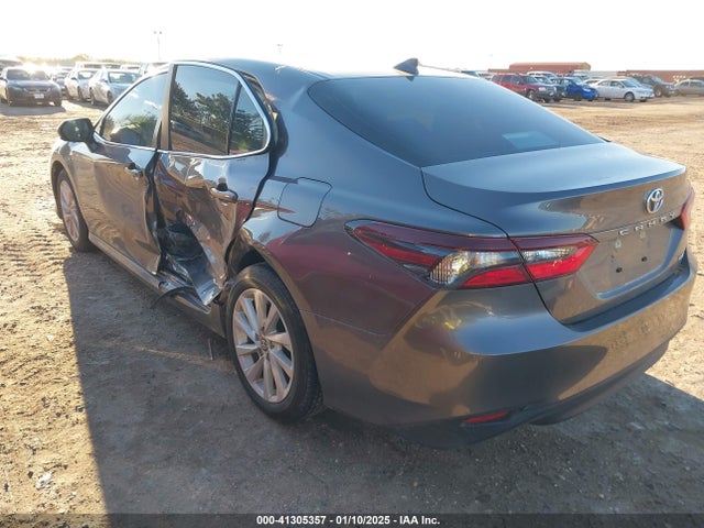 Toyota CAMRY LE 2024 4T1C11AK3RU884047 Image 3