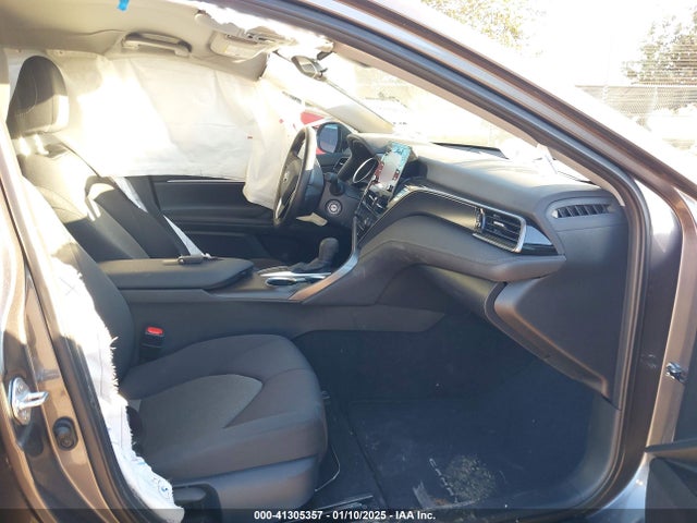Toyota CAMRY LE 2024 4T1C11AK3RU884047 Image 5