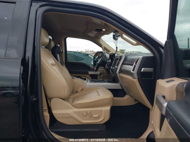 1FT7W2BT5HEE17810 Ford F-250 Lariat