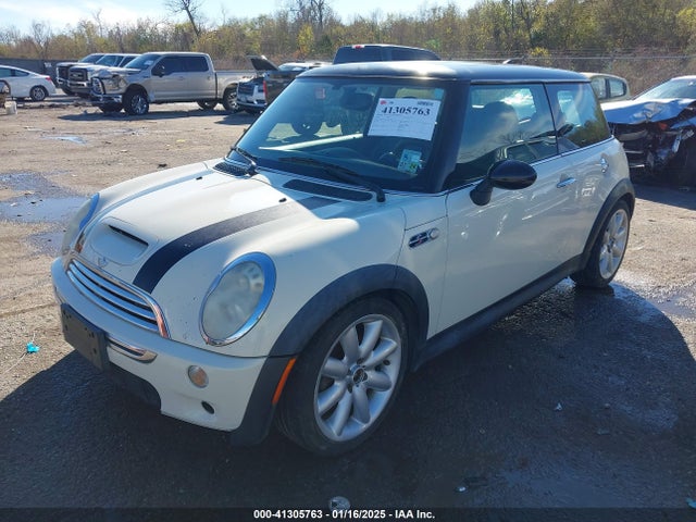 2006 MINI COOPER S WMWRE33506TJ40359 Photo 1