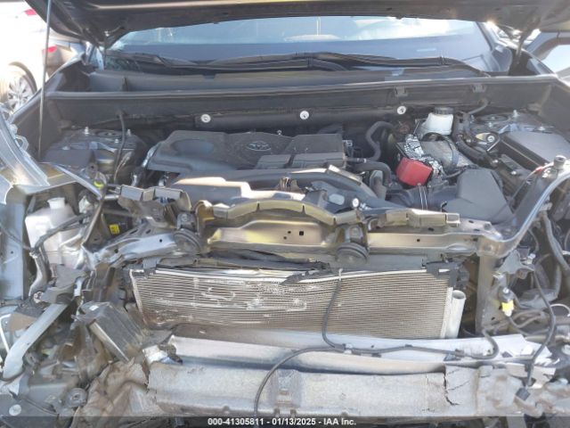 2T3H1RFV0KC030154 Toyota RAV4 LE