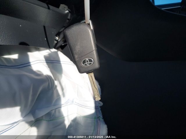 2T3H1RFV0KC030154 Toyota RAV4 LE
