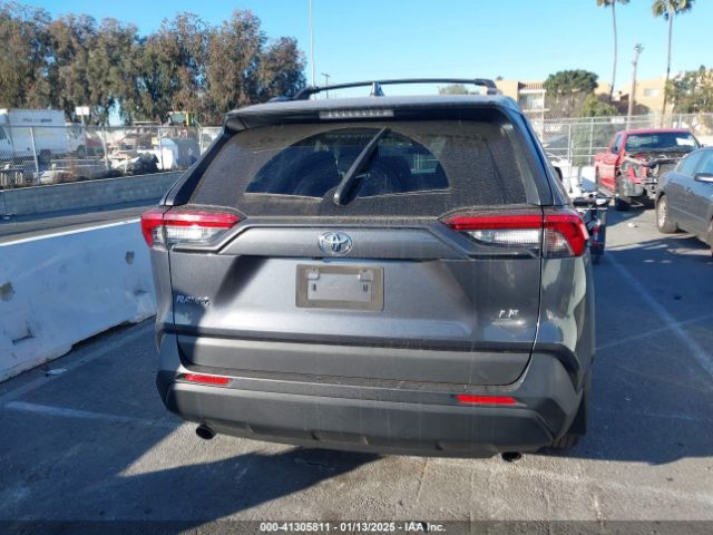 2T3H1RFV0KC030154 Toyota RAV4 LE
