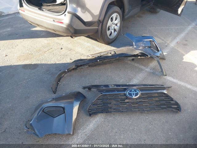 2T3H1RFV0KC030154 Toyota RAV4 LE