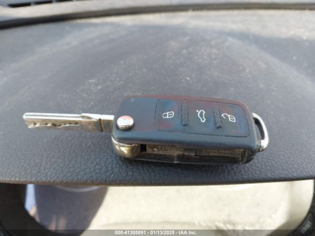 1VWAT7A33FC007414 Volkswagen Passat 1.8t S