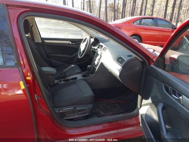 1VWAT7A33FC007414 Volkswagen Passat 1.8t S