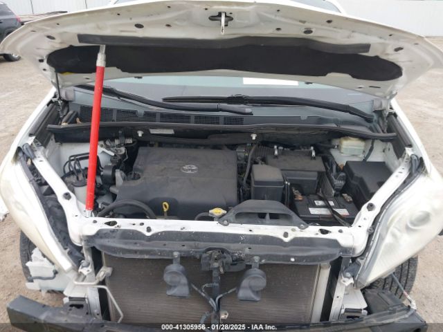 5TDZK3DC3FS677590 Toyota Sienna L 7 Passenger