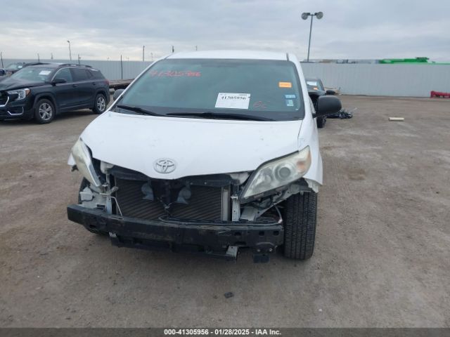5TDZK3DC3FS677590 Toyota Sienna L 7 Passenger