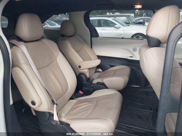 5TDZSKFC8MS033054 Toyota Sienna Limited