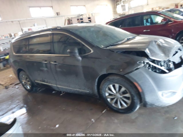 Chrysler Pacifica Touring L Plus 2018 2C4RC1EGXJR306494 Image 13
