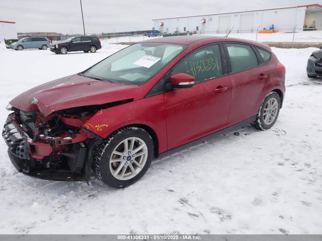 Ford FOCUS SE 2017 1FADP3K21HL230367 Image 2