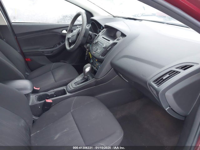 Ford FOCUS SE 2017 1FADP3K21HL230367 Image 5
