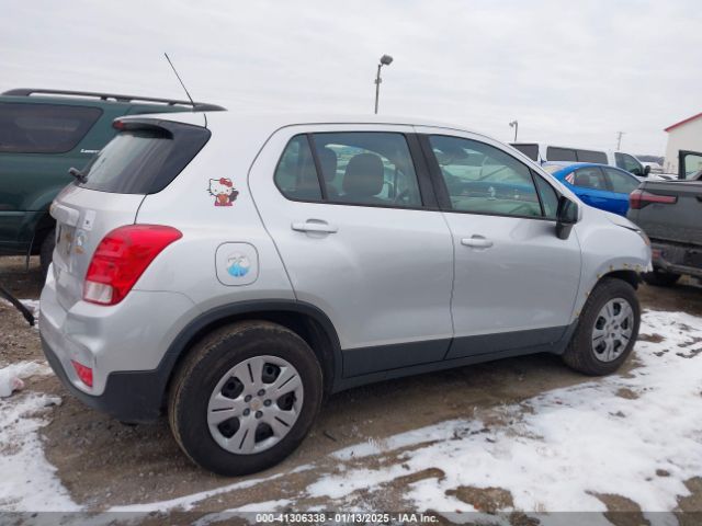 KL7CJKSB5HB209011 Chevrolet TRAX LS