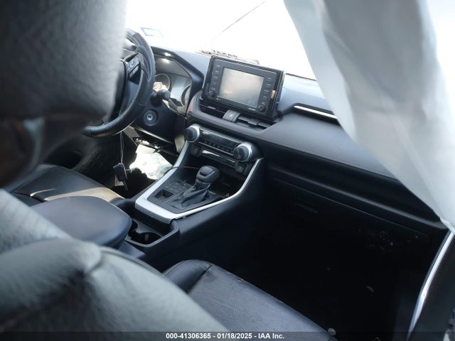Toyota RAV4 LE 2020 2T3F1RFV2LC130457 Image 5