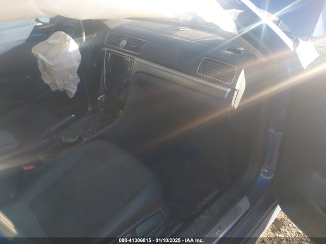 1VWDT7A32HC009025 Volkswagen 1.8 tsi