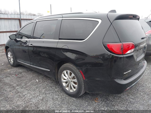 Chrysler Pacifica Touring L 2018 2C4RC1BG8JR217334 Image 3