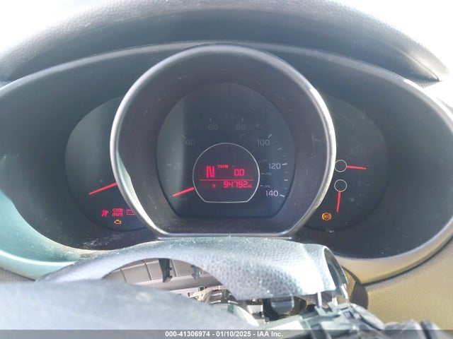 KIA SOUL + 2014 KNDJP3A52E7051851 Image 7