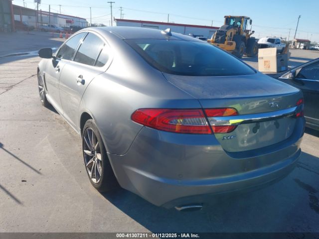 2013 JAGUAR XF SAJWA0ES5DPS96231 Photo 2
